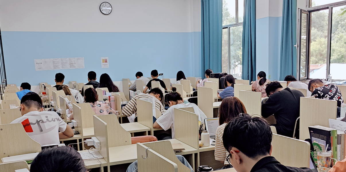 自贡考研寄宿学校-学习氛围